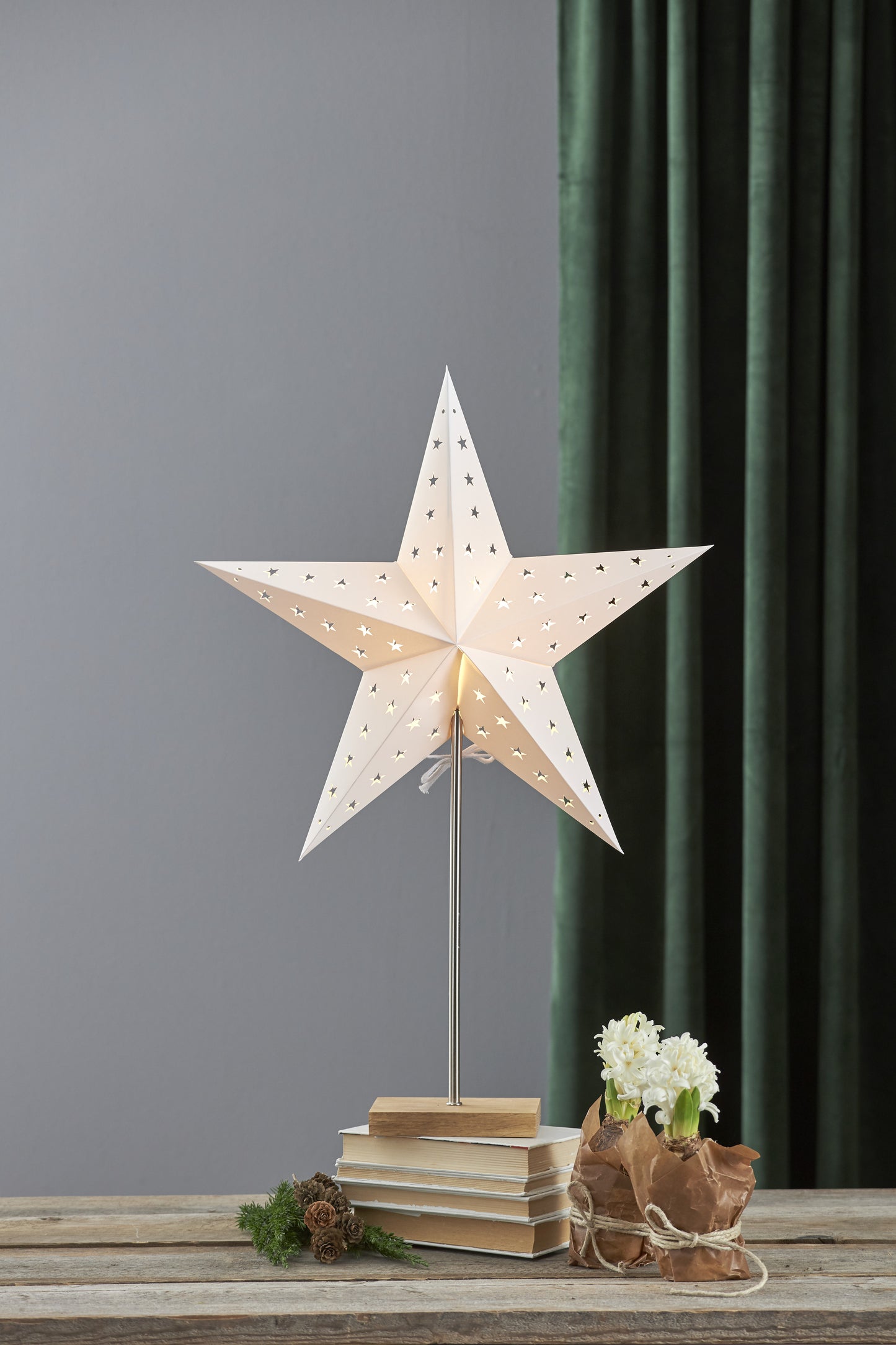 Star Trading Standleuchte "Combi-Pack" Material: Metall/Holz/Papier, Farbe: creme/eiche oder creme/weiß, ca. 65x43 cm (Stern), ca. 52,5x20 cm (Lampe), Vierfarb-Karton