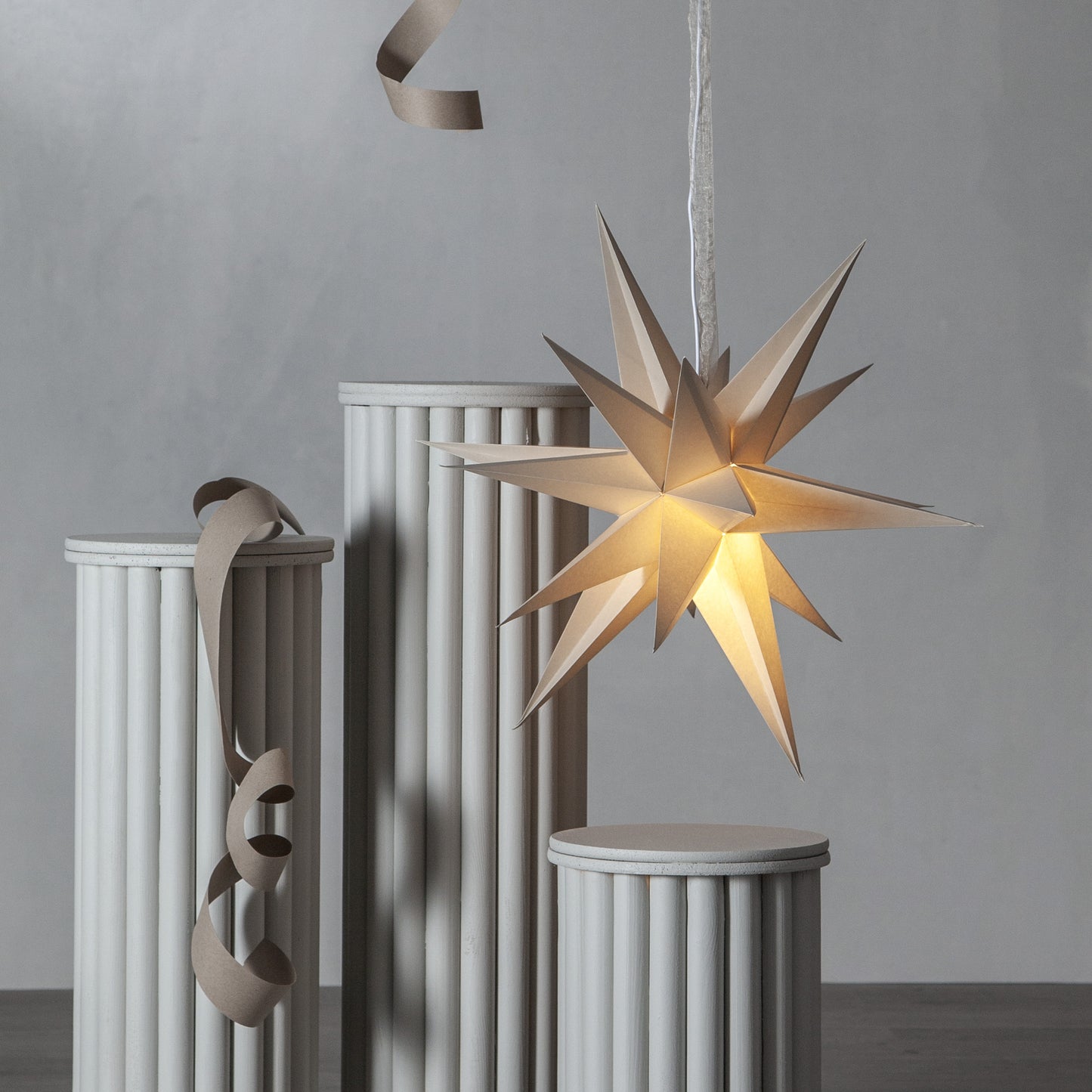 Star Trading Papierstern "December", ca. 45x45 cm, mit Band, ohne Leuchtmittel, Vierfarb-Karton