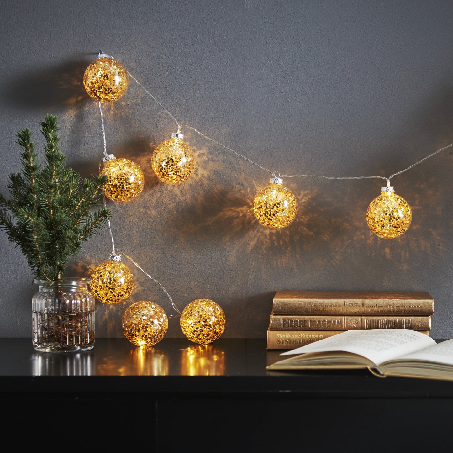 Star Trading LED-Lichterkette "Glitter" 10 goldene Kugeln, Kabel: transparent, 10 warmwhite LED, ca. 130x6 cm, Batterie, Timer, Vierfarb-Karton